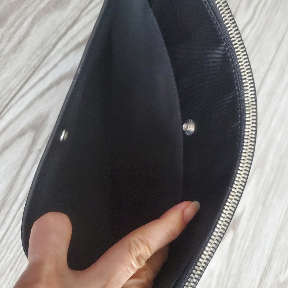 Pouch - Picture 3 of 8